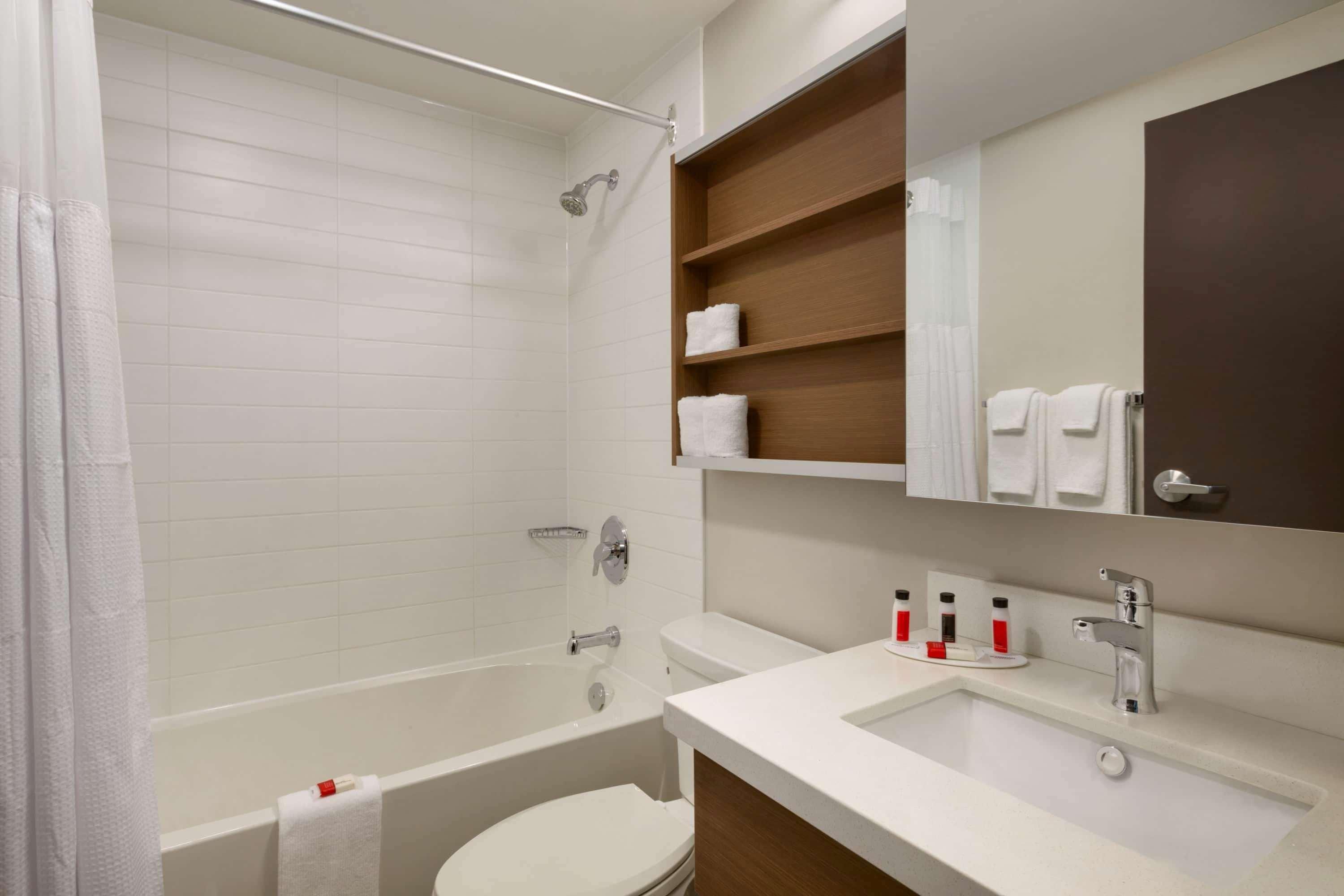 Microtel Inn & Suites By Wyndham Oyster Bay ليديسميث المظهر الخارجي الصورة