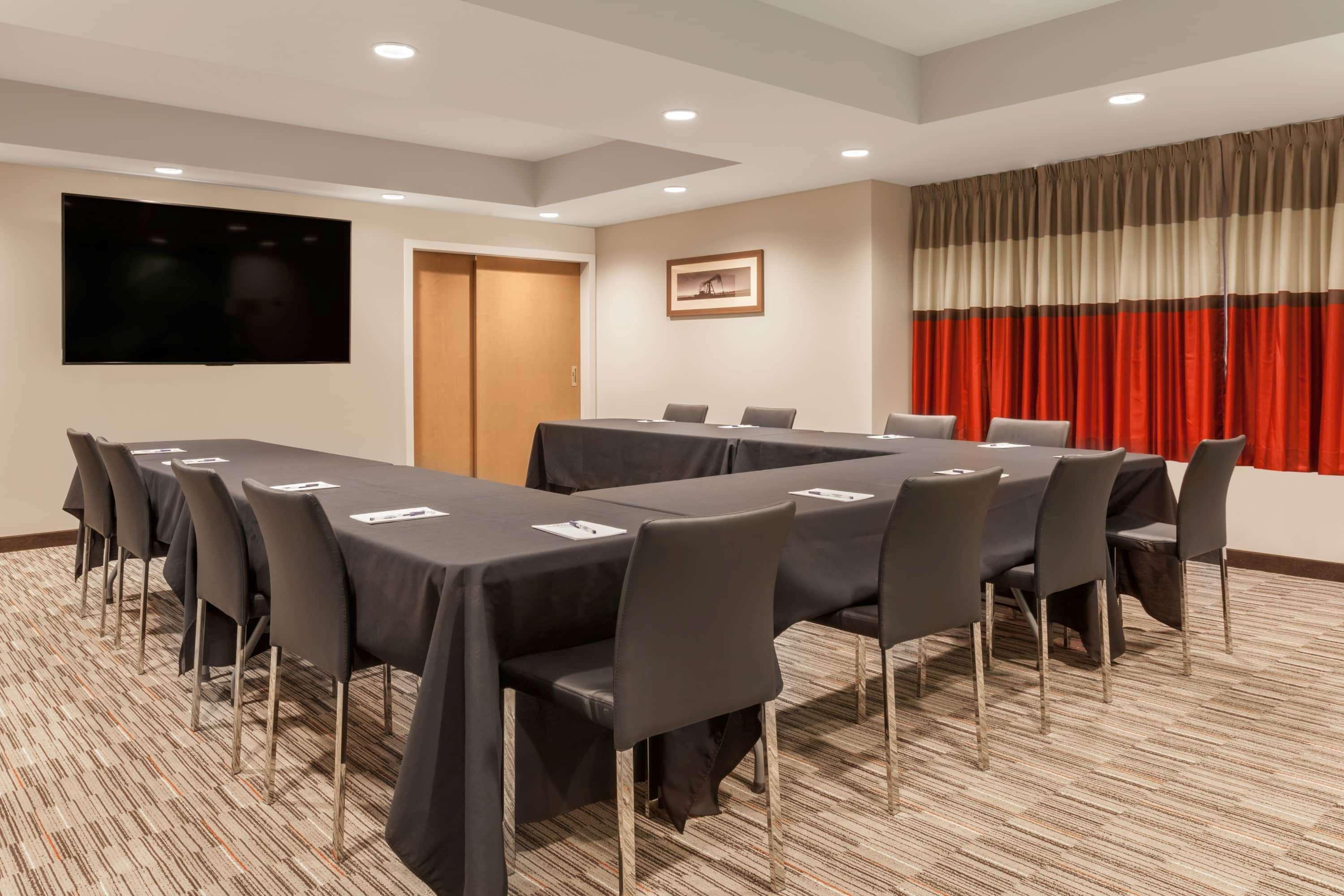 Microtel Inn & Suites By Wyndham Oyster Bay ليديسميث المظهر الخارجي الصورة