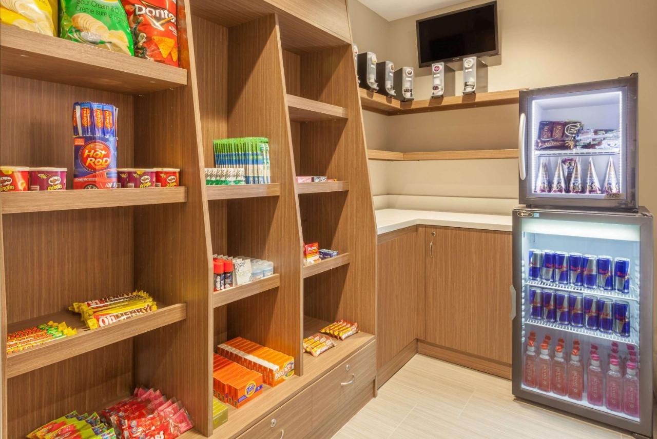 Microtel Inn & Suites By Wyndham Oyster Bay ليديسميث المظهر الخارجي الصورة